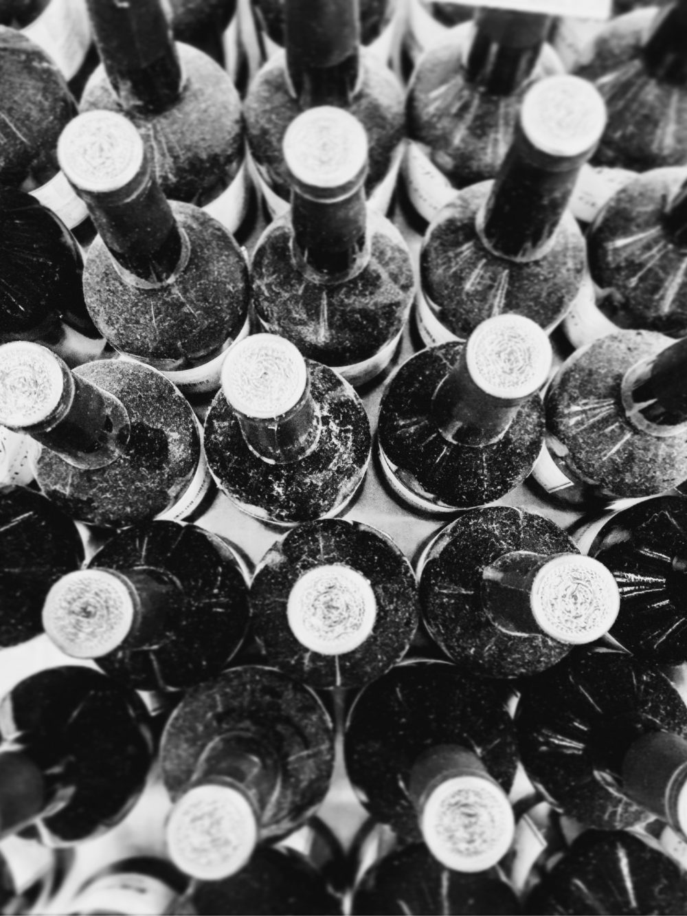 black-wine-bottles-731348